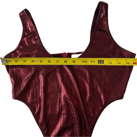Shane Justin Runway Bodysuit SZ Large Glittery Red Curve Emphasizing NWT - Picture 4 of 6